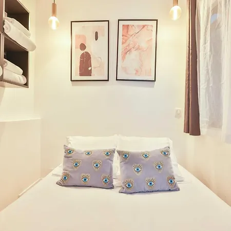 Center Of In Jardin Luxembourg Apartment